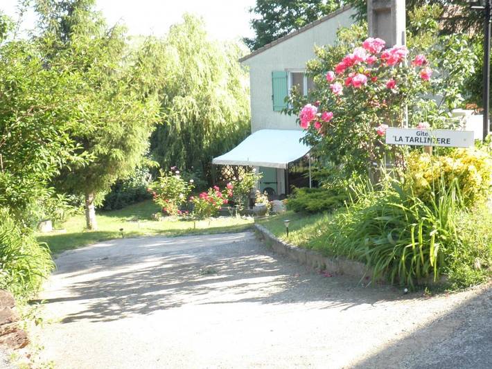 Gîte pour 5 personnes, avec terrasse ainsi que jardin et piscine, animaux acceptés - 1