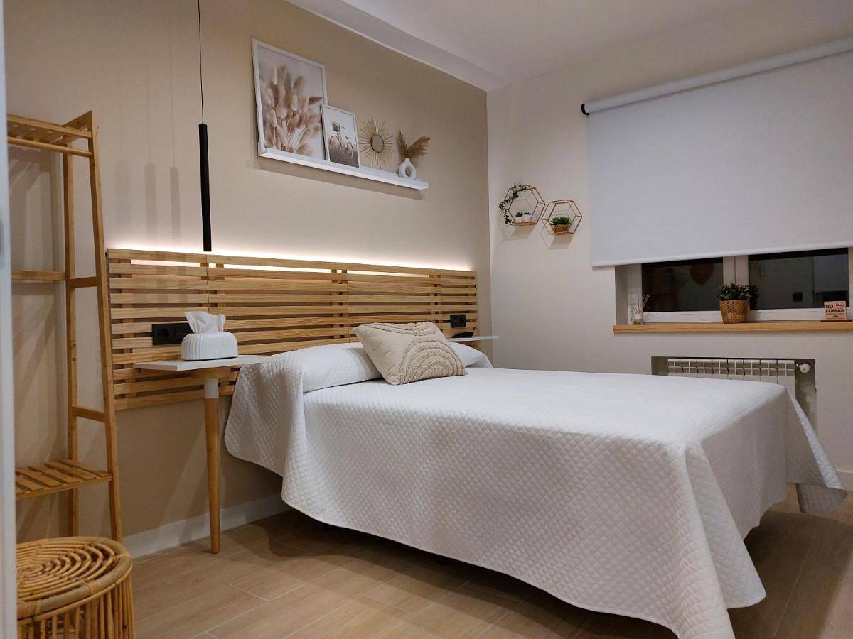 Single Room with Private Bathroom in Oviedo, Cordillera Cantábrica