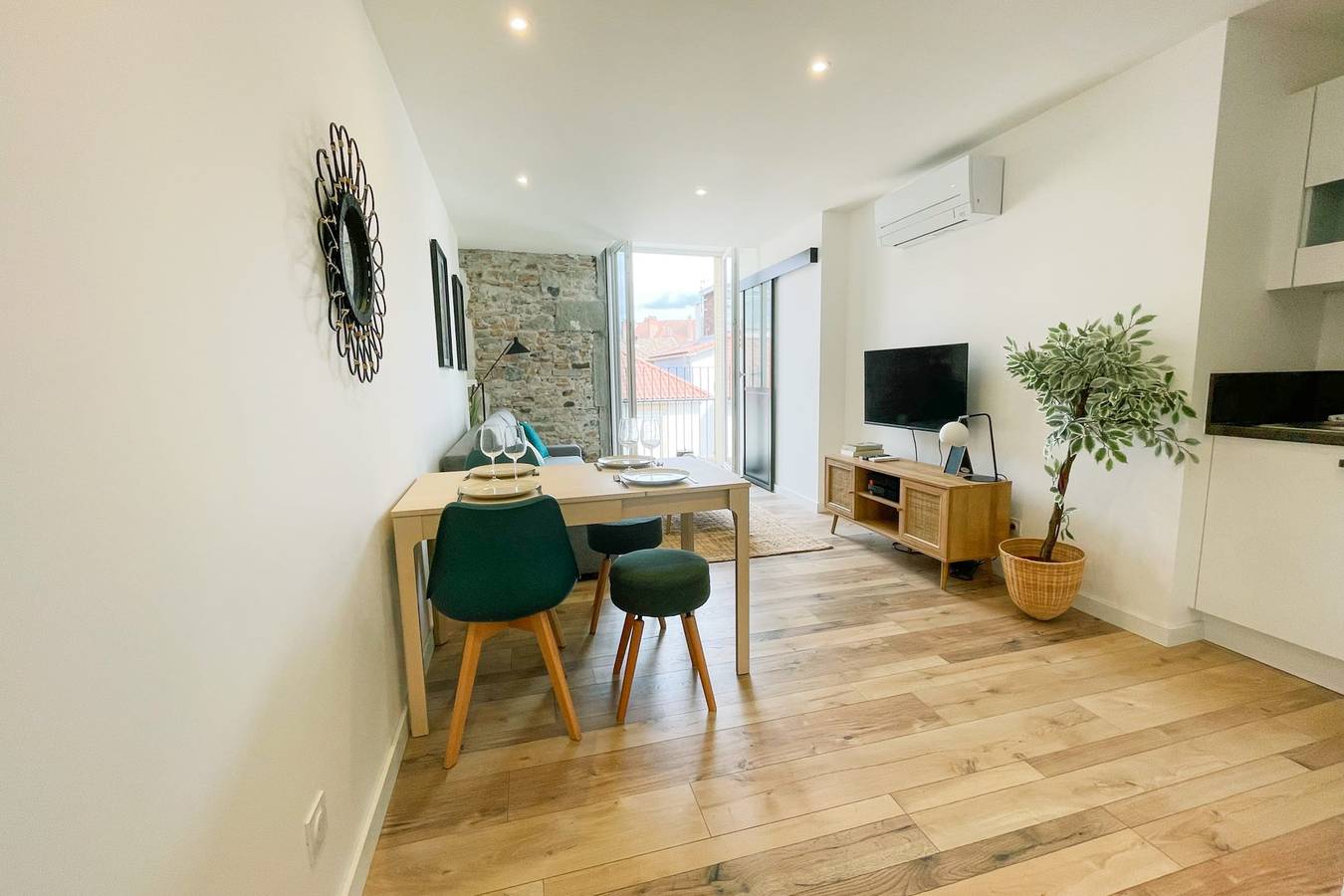 Ganze Wohnung, Ferienwohnung für 4 Personen mit Balkon in Grenoble, Isère
