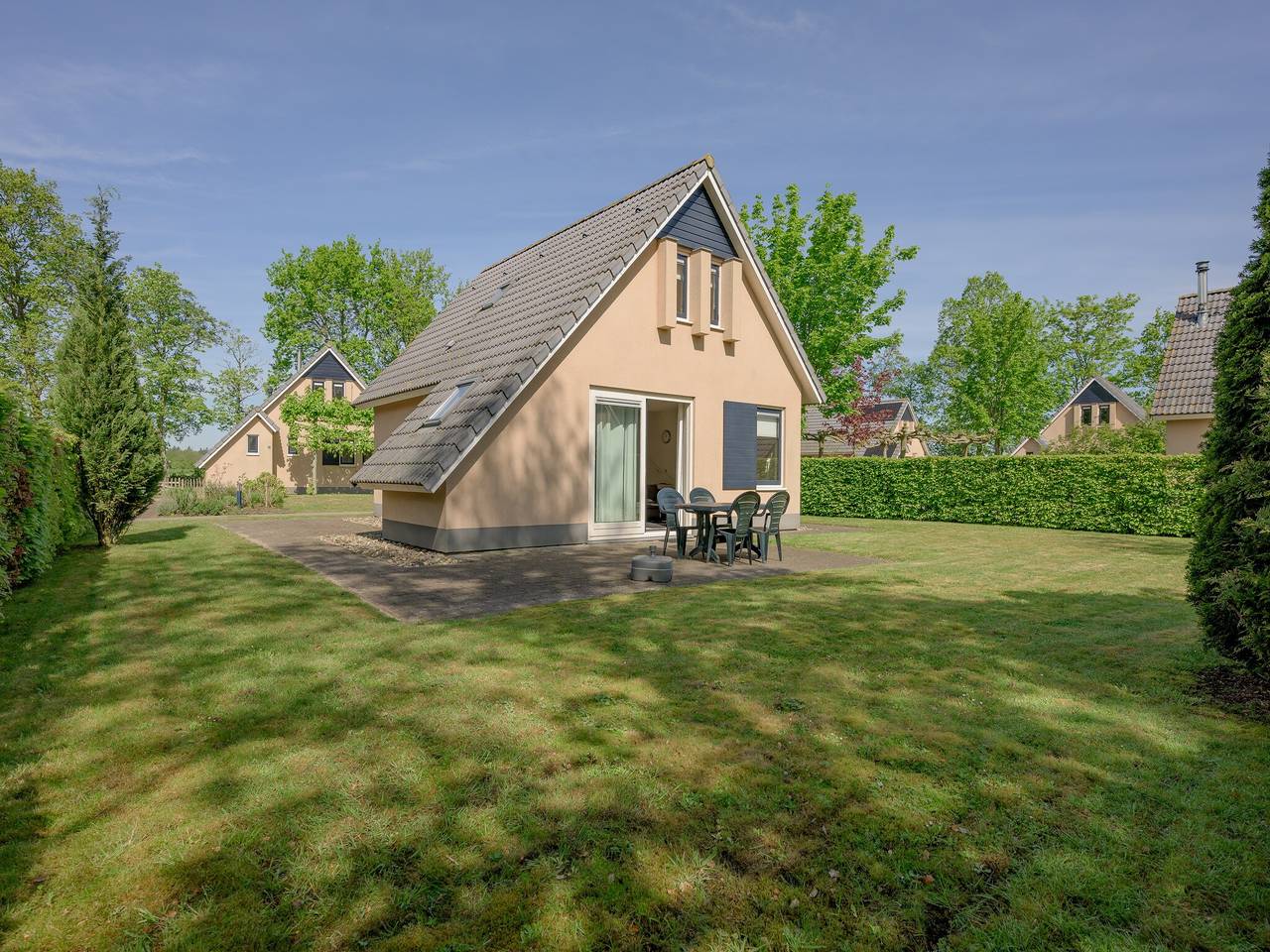 Bungalow in Sondel am Slotermeer in Ijsselmeer