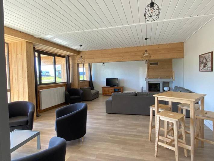 Hôtel pour 2 personnes, avec jardin à Albepierre-Bredons - 3