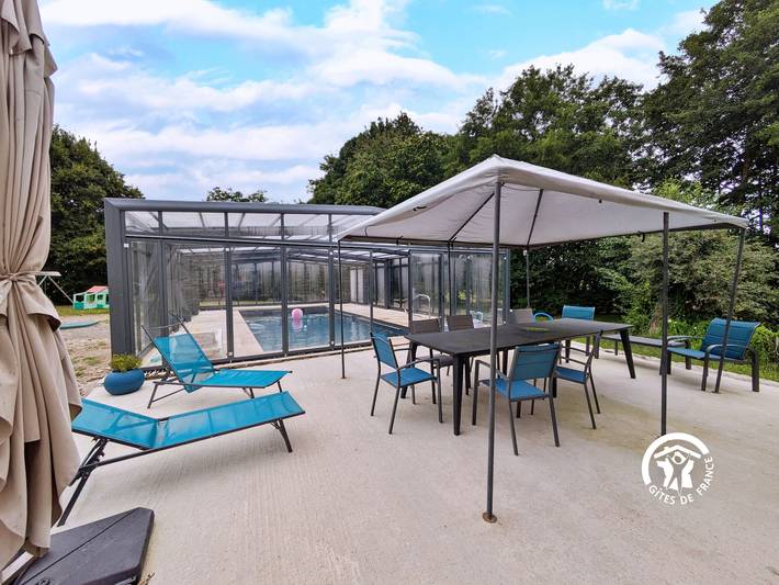 Helles Ferienhaus mit beheiztem Pool und Prm-Zugang, nahe Laval in Andouillé, Mayenne