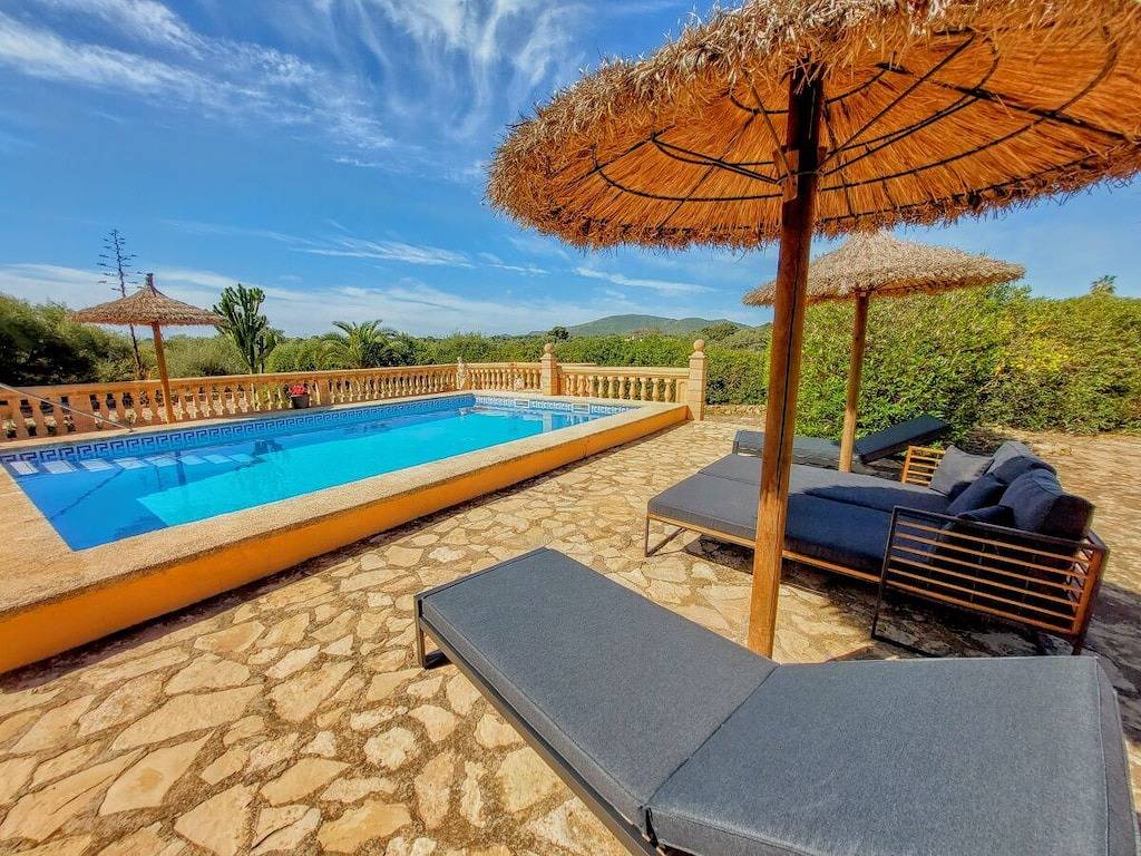 Finca in Cala Mendia mit Schwimmbecken in Cala Mendia, Manacor