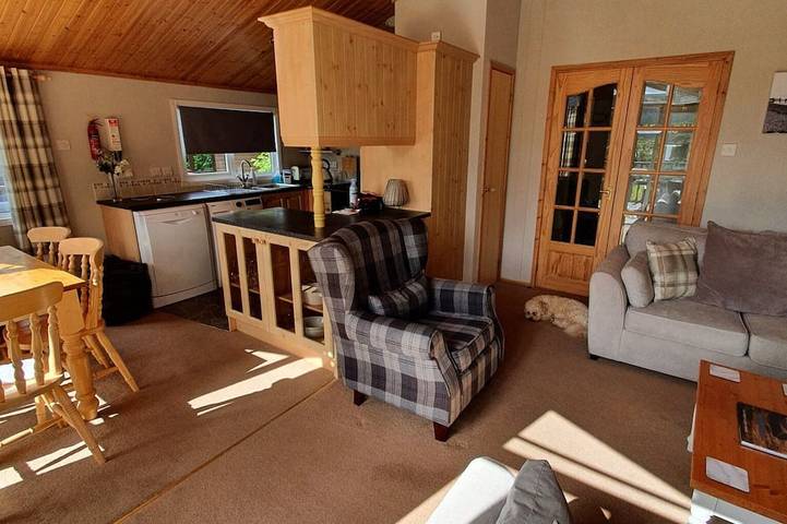 Holiday lodge with stunning views near the shore of Bassenthwaite Lake in Lake District