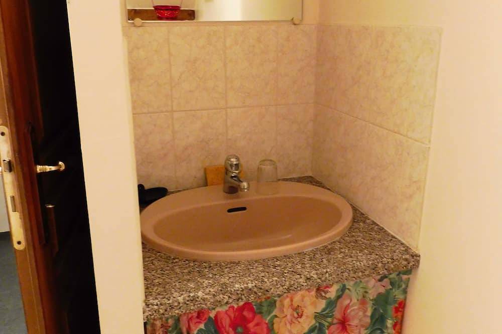 Donzenac: Maison avec jardin in Donzenac, Région de Brive-la-Gaillarde