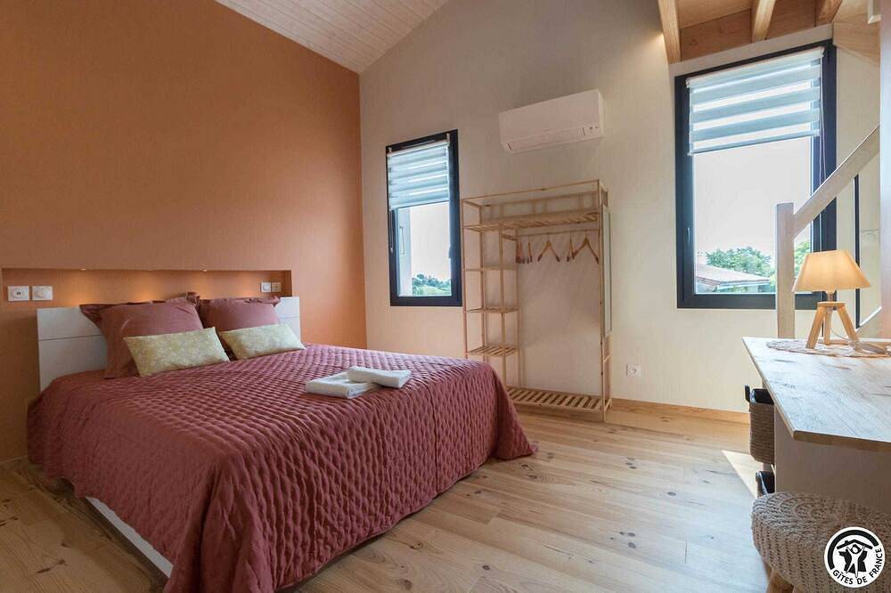 Les Echaunes Vacation Rental for 9 People in Caraman, Lauragais