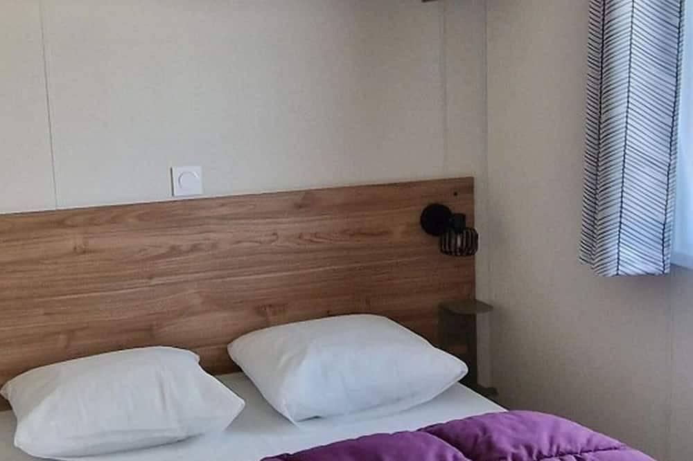 Cozy mobile home for 2 with equipped kitchen in Pordic, Côte de Goëlo
