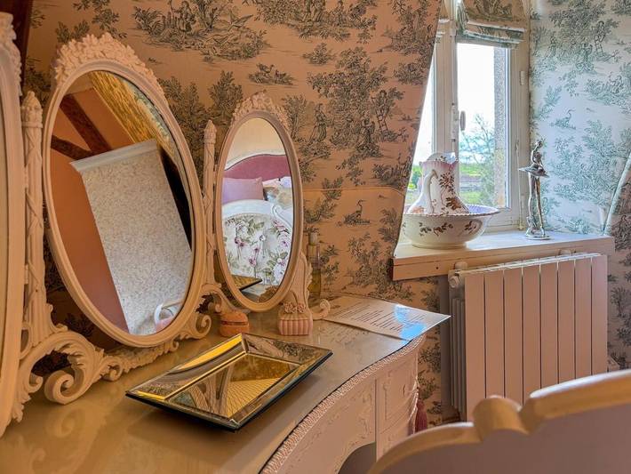 Hôtel pour 2 personnes, avec vue ainsi que jardin et terrasse à Saint-Just-le-Martel - 4