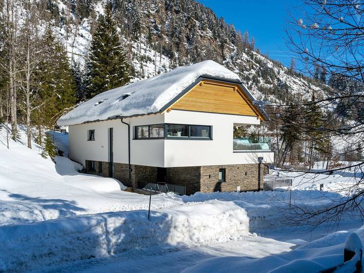 Ferienhaus für 10 Personen, mit Terrasse und Garten
