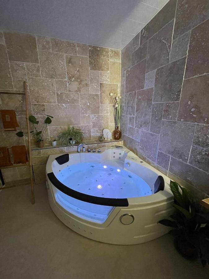Maison de vacances pour 4 personnes, avec jardin ainsi que jacuzzi et sauna