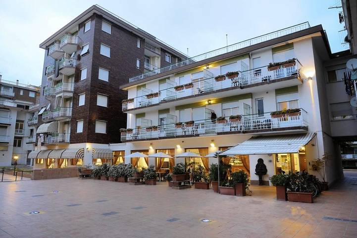 Hôtel pour 2 personnes, avec Balcon ainsi que Terrasse et Jardin dans Arma di Taggia