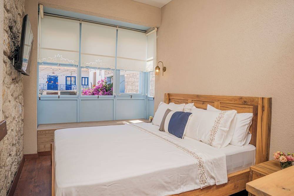Terrific 9-bedroom hotel with Ac in vibrant İzmir Location point in the alacati in Alacati, Türkische Ägäis