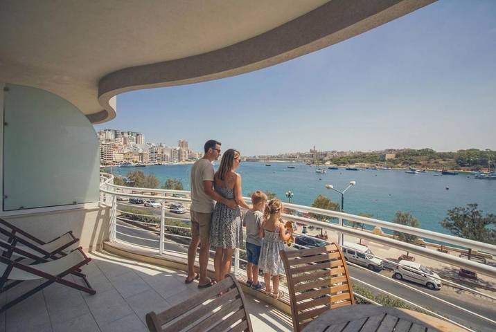 Ferienwohnung für 9 Personen, mit Ausblick und Balkon - 1