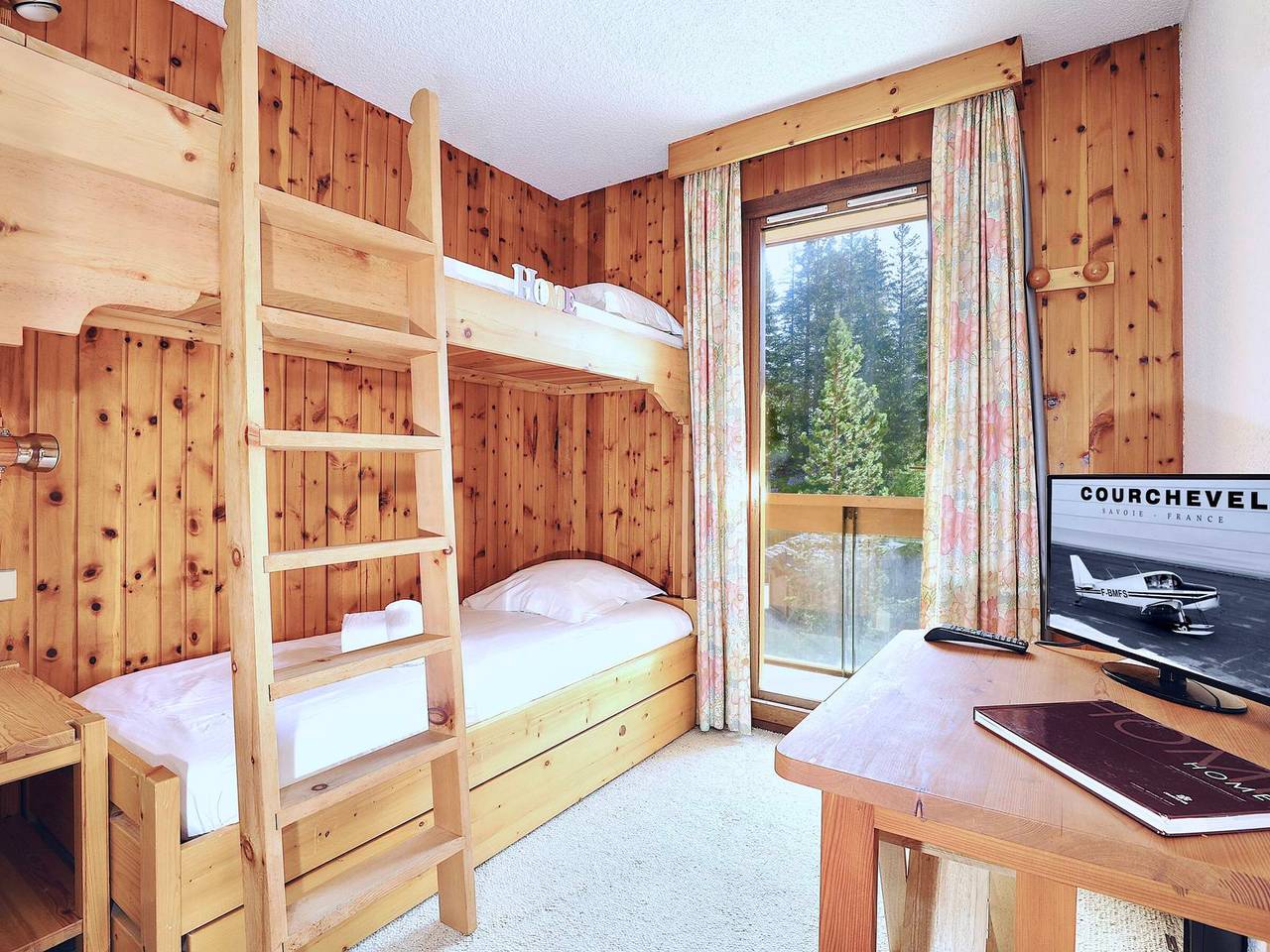 Studio entier, Studio ski aux pieds Courchevel 1850 - Parking, Wifi, Casier à skis in Courchevel 1850, Saint-Bon-Tarentaise