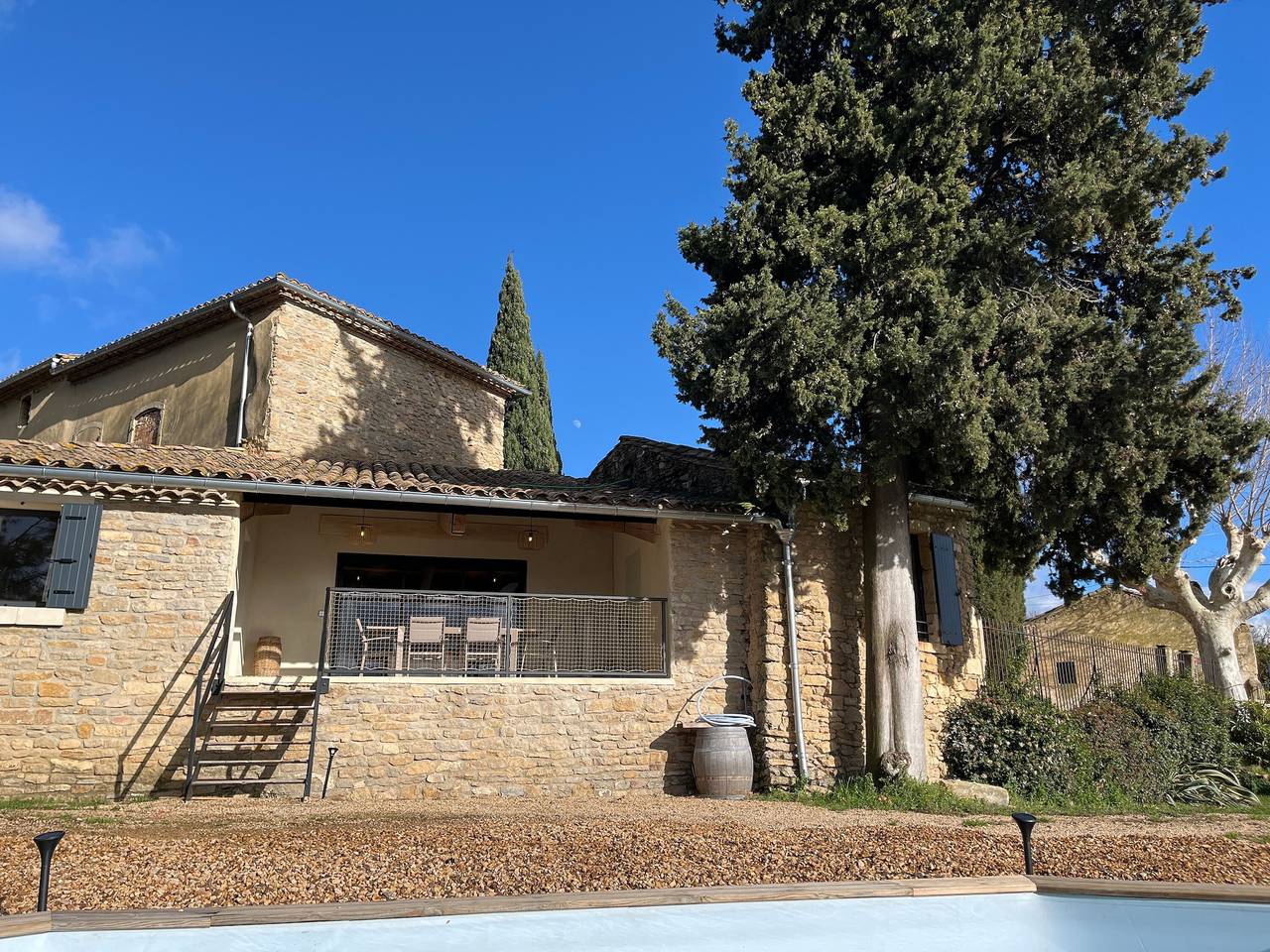 Maison de vacances - Les Gîtes De Figon - avec piscine privée, Wi-Fi et climatisation in Laudun-l'Ardoise, Région de Nîmes