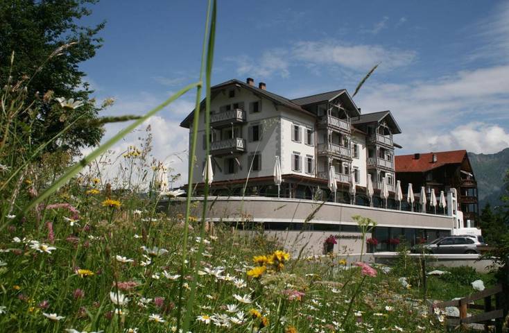Hotel, mit Terrasse und Whirlpool sowie Garten und Sauna in Tschiertschen-Praden