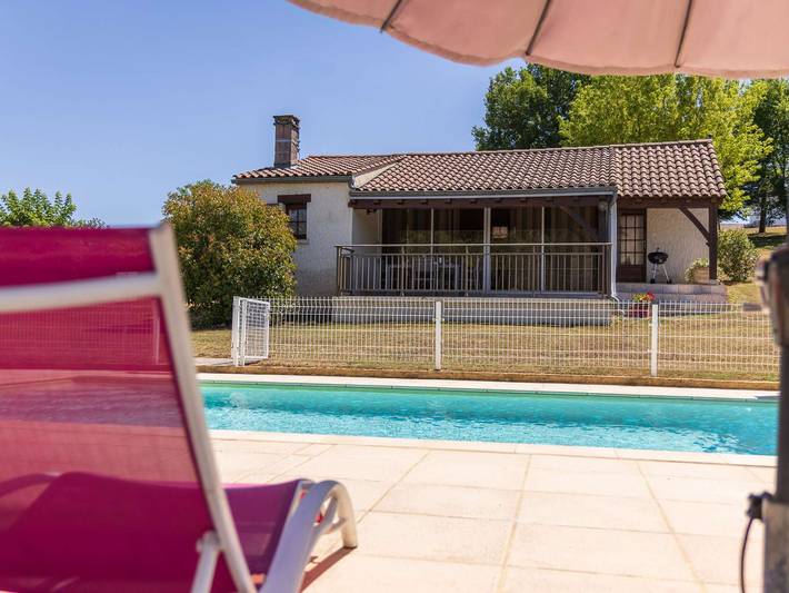 Location de vacances pour 4 personnes, avec piscine et jardin à Gourdon - 2