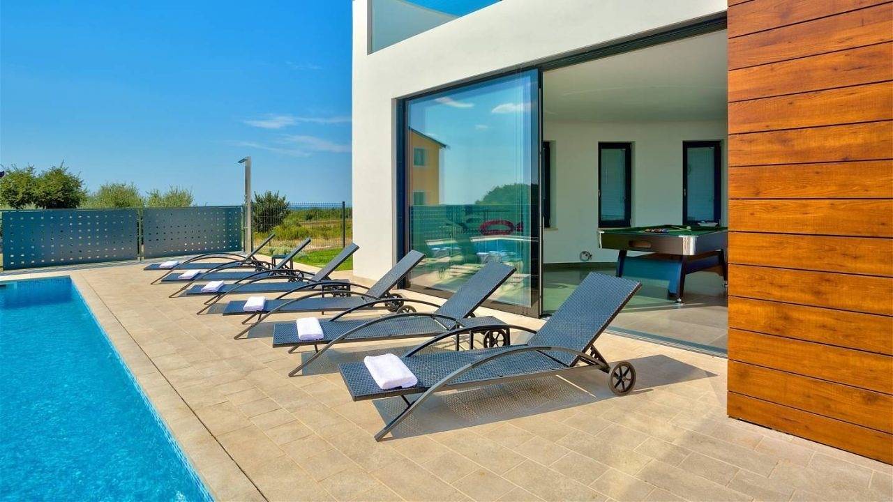 Eco-friendly Villa Aria with a pool and a party room in Visnjan, Central Istria