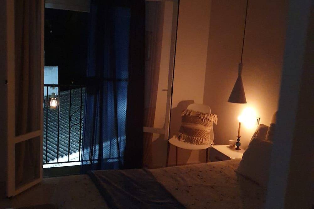 Entire apartment, Perfect Hideaway Home In The Forest in El Bosque, White Villages