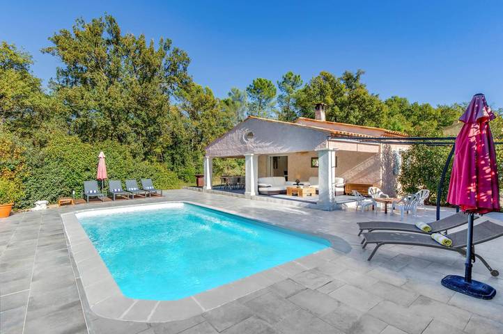 Location de vacances pour 6 personnes à Callian