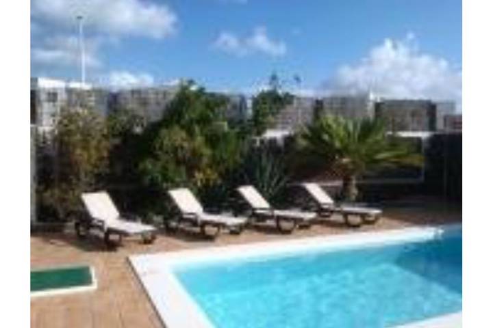 Stylish Villa “Calima” with Mountain View, Pool, Fast Wi-Fi, Balcony, Garden & Terrace; Parking Available  in Playa Blanca, Yaiza