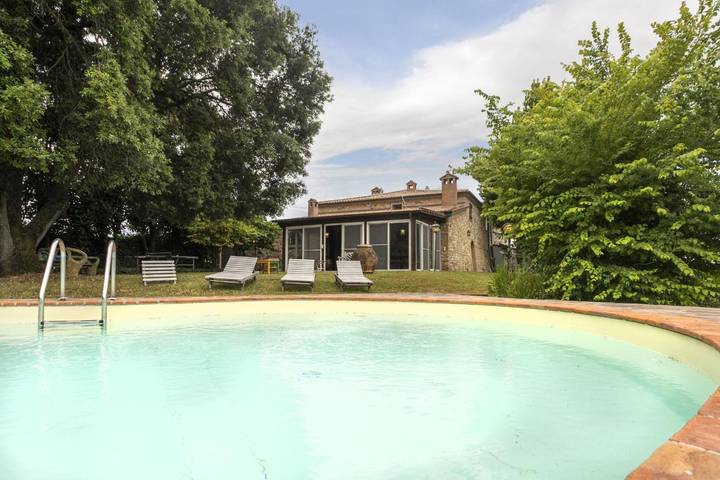 Vacation rental for 10 people, with garden, with pets in Tuscany