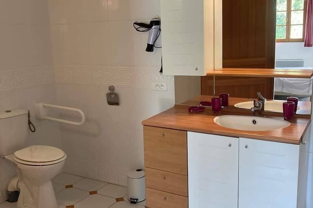 Villa de 4 dormitorios con piscina privada climatizada y gran jardín cerrado en Lourmarin in Lourmarin, Parque natural regional del Luberon