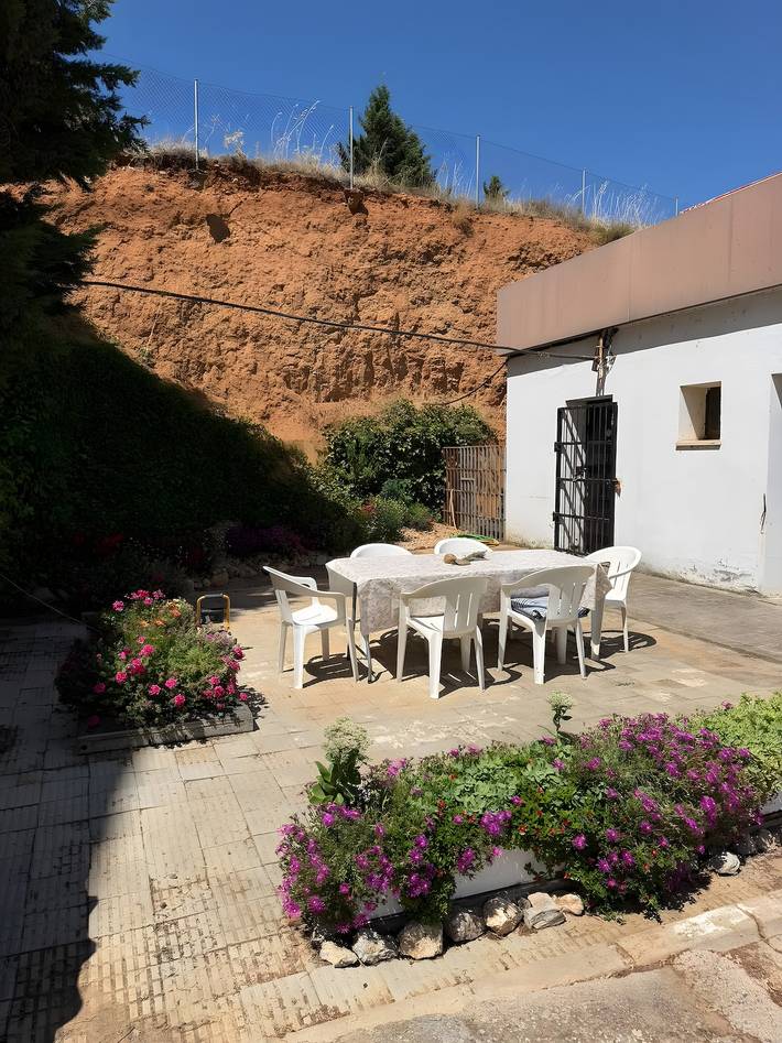 Ganze Wohnung, Ferienhaus 'Monumento al Camionero' mit Blick auf das Tal des Río Tera in Santibáñez de Tera, Zamora Provinz