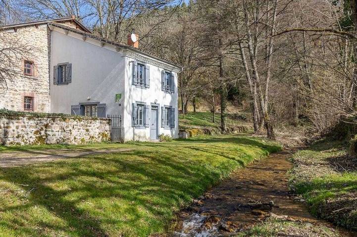 Gîte pour 4 personnes, avec jardin, animaux acceptés à Beurières