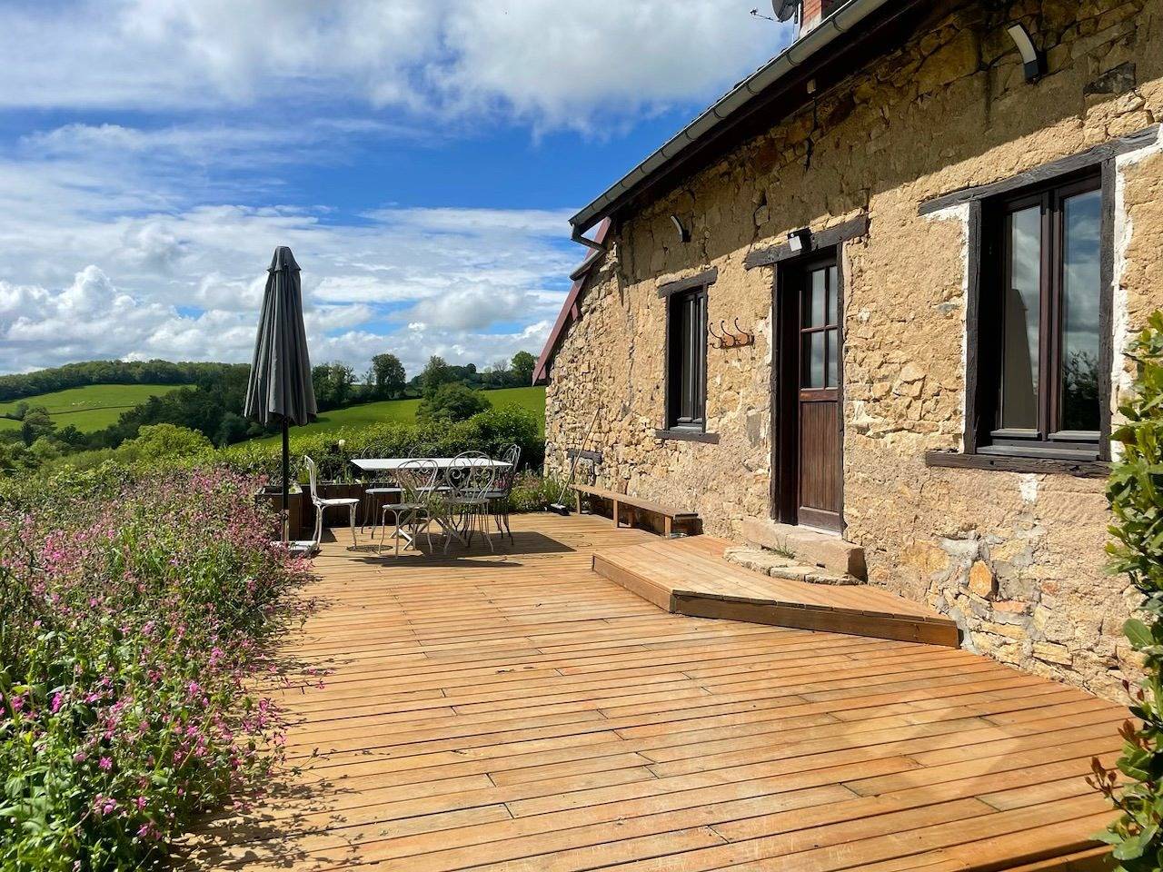 Maison Montcharmont in Étang-sur-Arroux, Région d'Autun