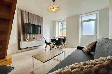 Gîte pour 4 personnes, avec jardin à Houesville