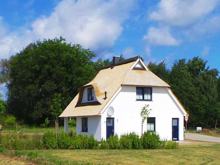 Ferienhaus für 7 Personen, mit Terrasse und Garten sowie Sauna in Karlshagen - 4