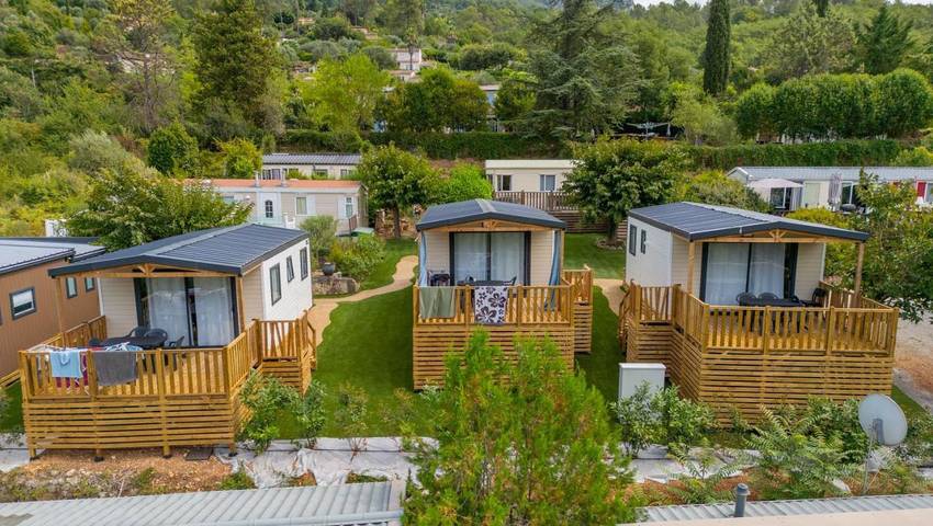 Location de vacances pour 2 personnes, avec Terrasse et Jardin ainsi que Bassin pour enfant et Piscine à Tourrettes-sur-Loup - 3