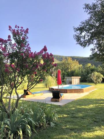 Gîte pour 4 personnes, avec terrasse ainsi que piscine et jardin, animaux acceptés à Sauve