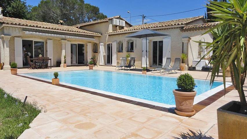 Villa pour 6 personnes, avec piscine ainsi que jardin et terrasse à Puget-sur-Argens