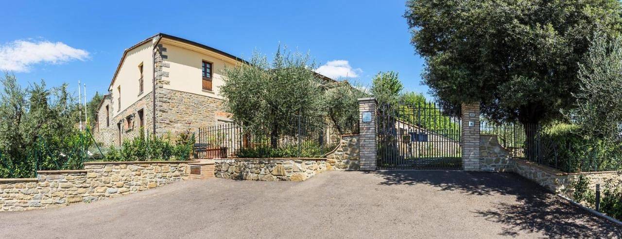 Double Room with Balcony in Montecchio Arezzo, Castiglion Fiorentino