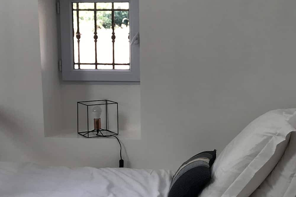 Provencal country house surrounded by vineyards in Le Tholonet, Aix-en-Provence und Umgebung