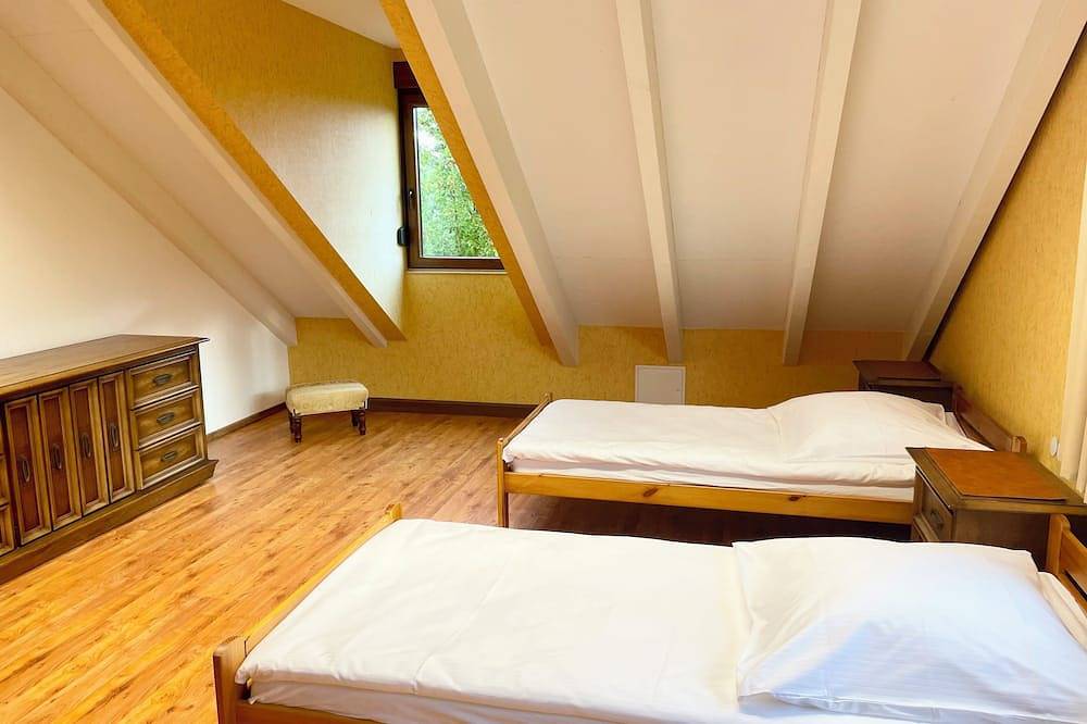 Ganze Wohnung, Komfortables Apartment mit herrlichem Ausblick und kostenfreien Parkplätzen in Karlstadt, Maindreieck
