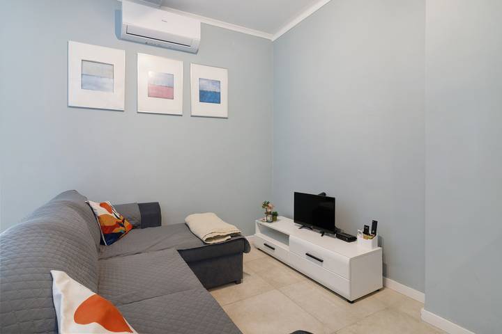Entire apartment, Apartment 'Sun7set' near the beach with Wi-Fi and air conditioning in Quarteira, Faro District