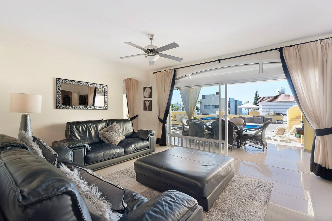 Vakantievilla 'Romano' met Uitzicht op Zee, Privé Zwembad en Wi-Fi in Adeje, Zuid Tenerife