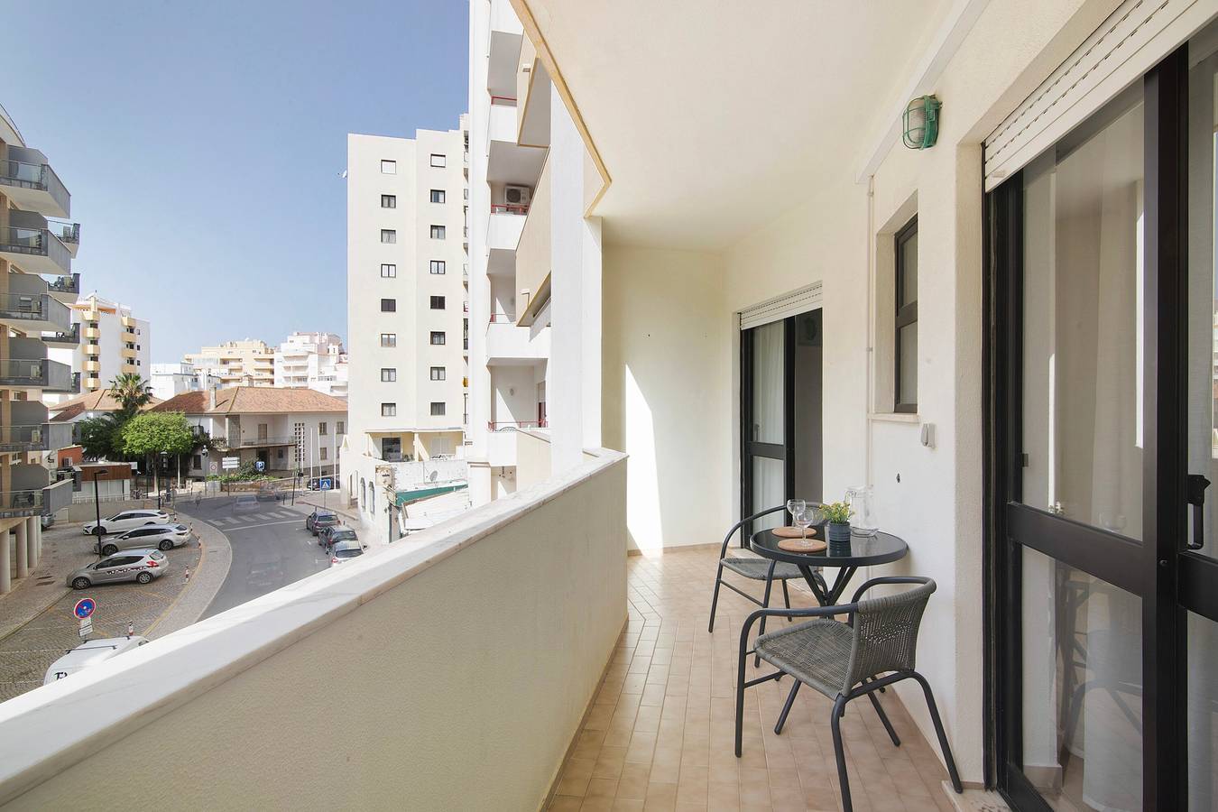 Ganze Wohnung, Apartment 'Coastal Comfort - Praia Da Rocha' mit Gemeinschaftspool, Wlan und Klimaanlage in Praia da Rocha, Portimão