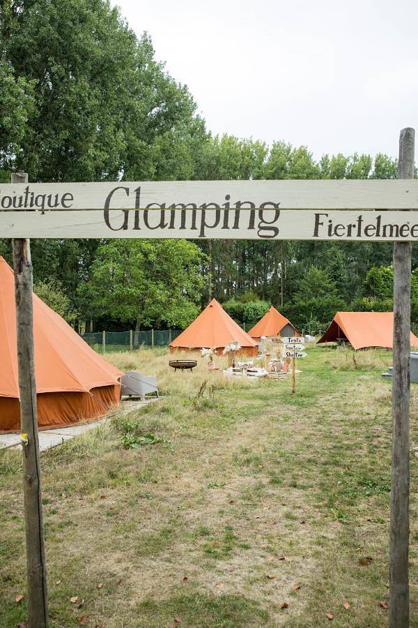 Tente pour 2 personnes, avec Jacuzzi ainsi que Terrasse et Jardin