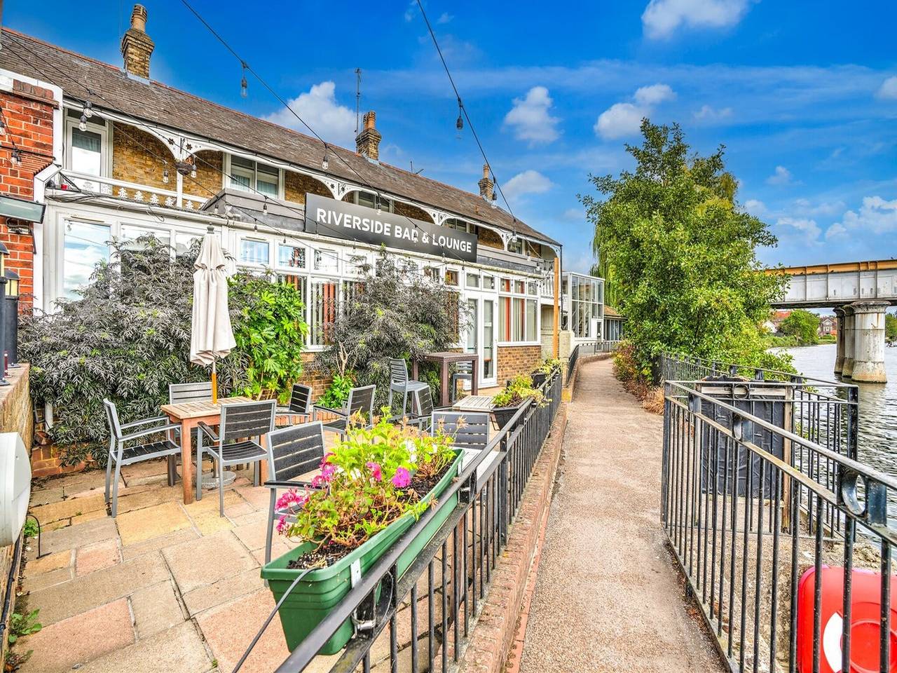 Standard Family of 3 Room in Spelthorne, Colne Valley Park