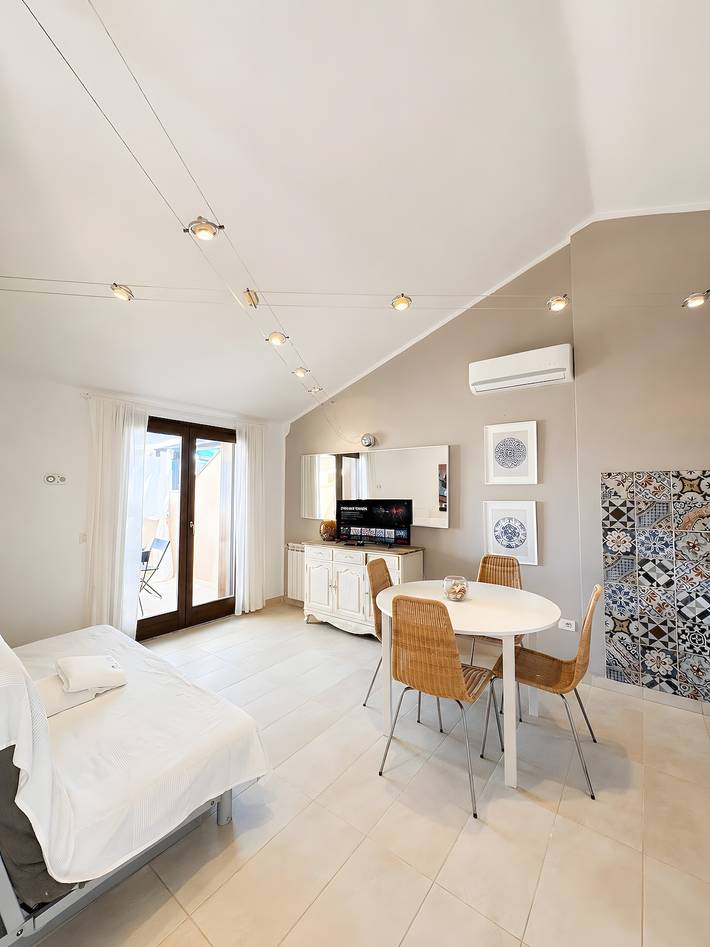 Entire apartment, Vacation Apartment "C 306 Attico Puntavilla Mare" with Sea View in Parco Nazionale dell'Arcipelago di La Maddalena, La Maddalena
