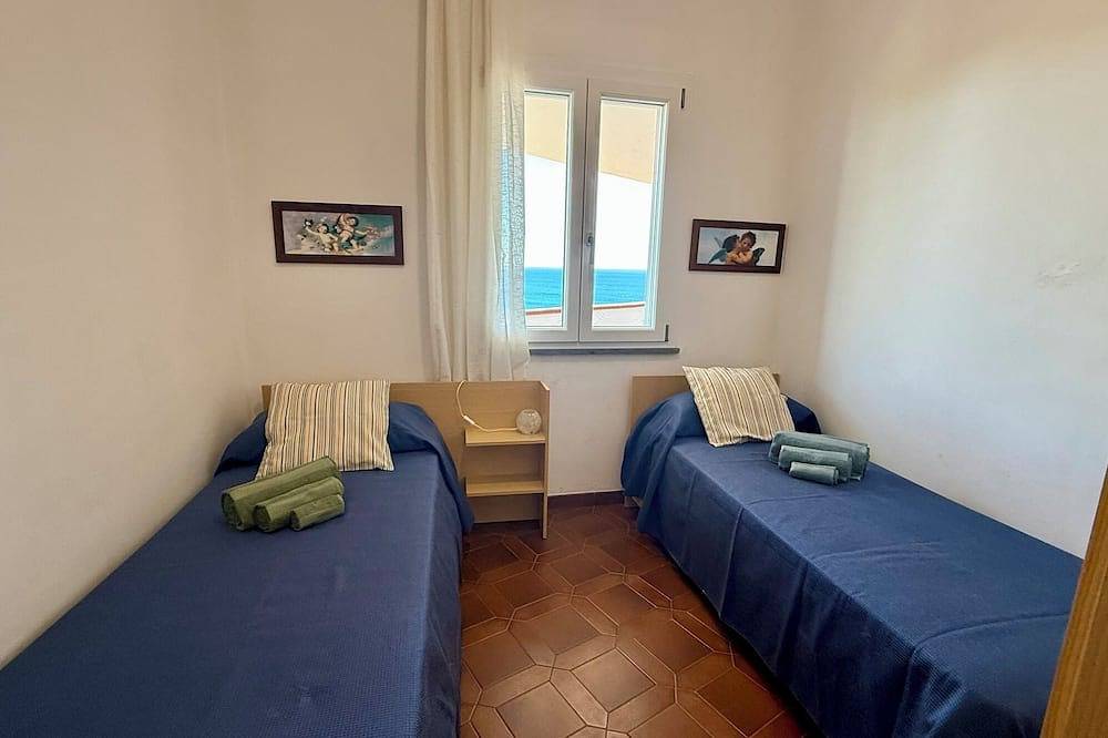 Ganze Wohnung, Villa Gabriella \"Sea View\" (Upper Floor Apartment) in Magomadas, Planargia