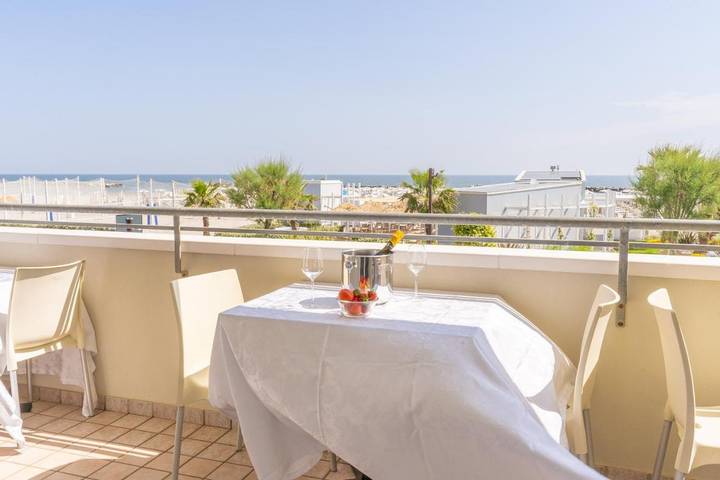 Appartamento per 4 persone, con Balcone e Terrazza nonché Panorama a Torre Pedrera