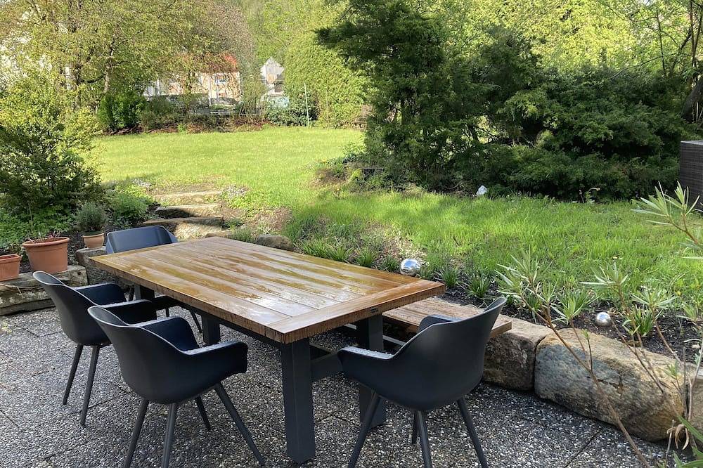 Schmidts Gästehaus: Entspannung pur im großen Garten mit eigener Sauna in Stadtsteinach, Oberes Maintal - Coburger Land