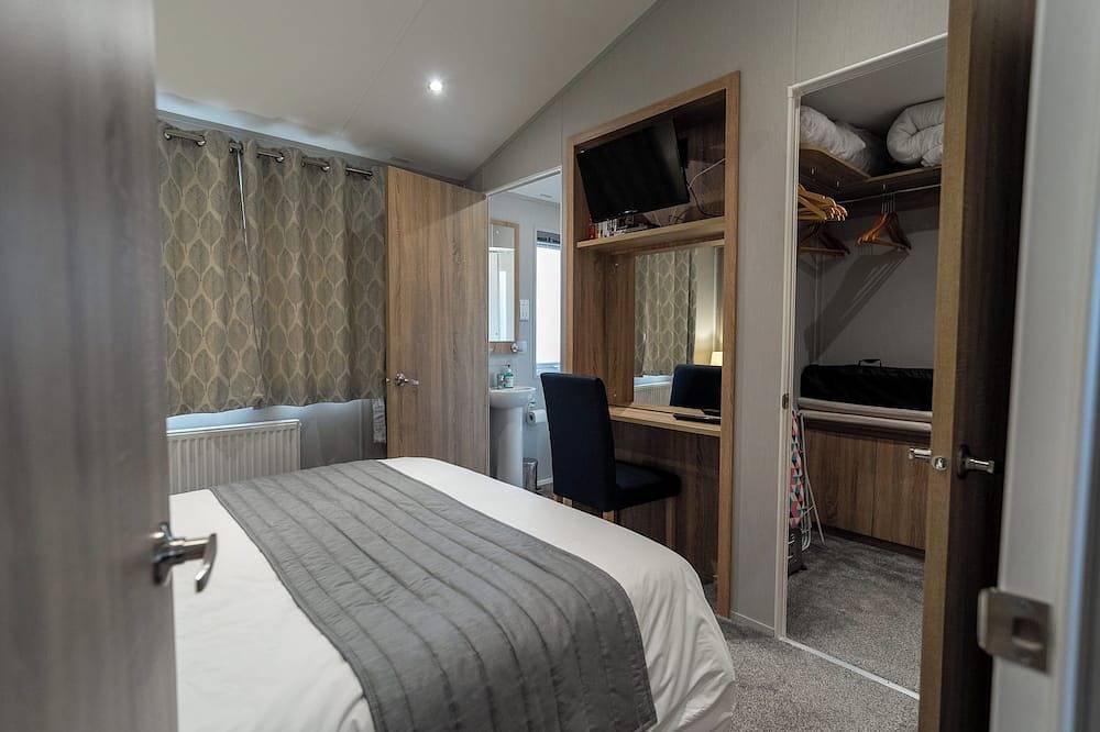 New lodge holiday lodge. Use facilities onsite. Dog friendly. Beaches close by in Newquay, Cornwall