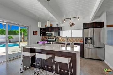 Vacation House for 8 Guests in Palm Springs, Coachella Valley, Picture 2