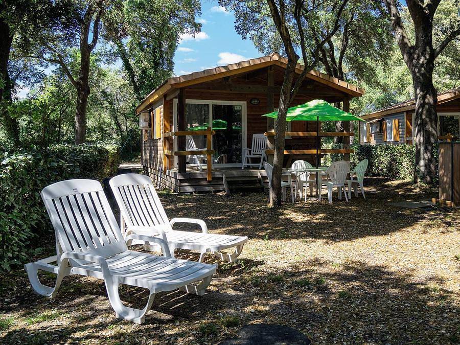 Camping du Domaine de Massereau - Chalet 6 persons - Chalet | Classic | 3 Bedrooms | 6 Pers | Raised terrace | 1 Bathroom | Air conditioning in Sommières, Mediterranean Coast (France)